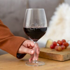 Rødvinsglas med gravering