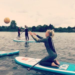 Go Dream SUPSURFPOLO- Oplevelsesgaver ADVENTURE - Få en sjov og udfordrende oplevelse sammen med venner, kollegaer eller familie med en gang SUPsurf