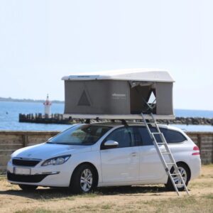 Overnatning i tagtelt & strandsurfing med OurStuff